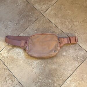 Lululemon Everywhere Belt Bag 1L
